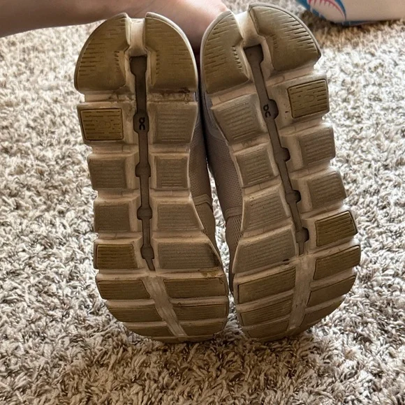 On Running Cloud Sneakers in Light Beige - Picture 5 of 9